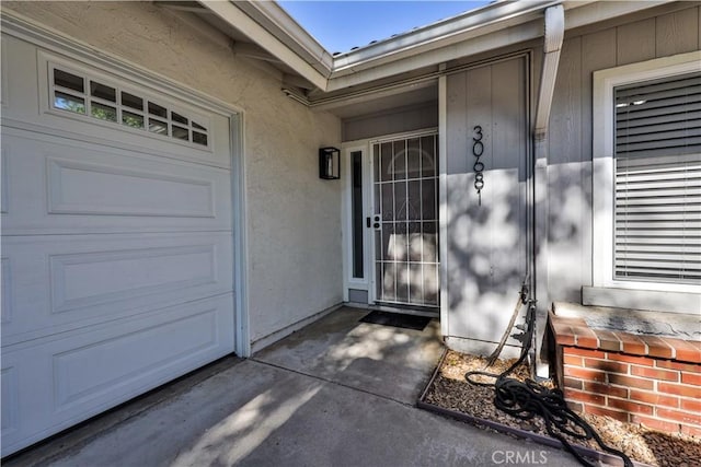 30681 Southern Cross Rd, Temecula, CA 92592 - property entrance featuring stucco siding