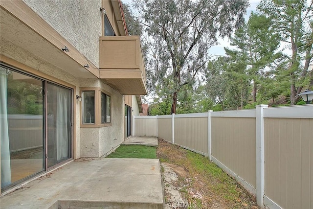 1207 Porto Grande Unit 1, Diamond Bar, CA 91765 - fenced backyard featuring a patio