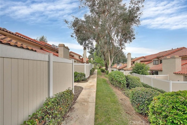 1207 Porto Grande Unit 1, Diamond Bar, CA 91765 - view of yard with fence and a residential view