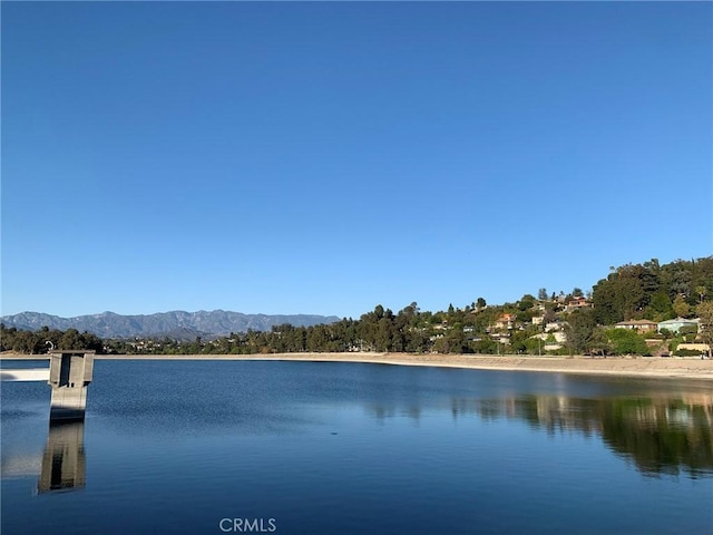 1419 Angelus Ave, Los Angeles, CA 90026 - water view with a mountainous background