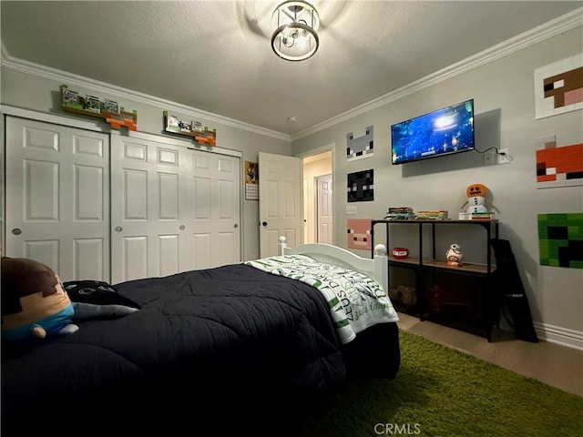 23 Ponte Sonata, Lake Elsinore, CA 92532 - bedroom with crown molding, wood finished floors, a closet, and baseboards