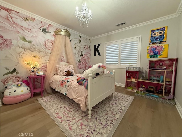 23 Ponte Sonata, Lake Elsinore, CA 92532 - bedroom featuring wood finished floors, a chandelier, crown molding, and baseboards