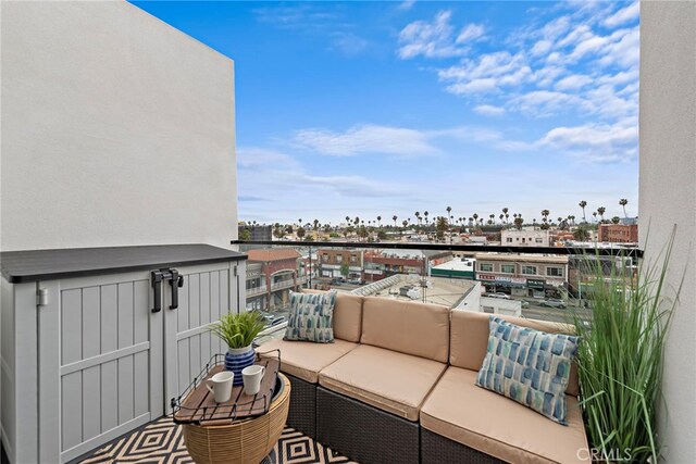 321 S Oxford Ave Unit 603, Los Angeles, CA 90020 - balcony featuring an outdoor hangout area