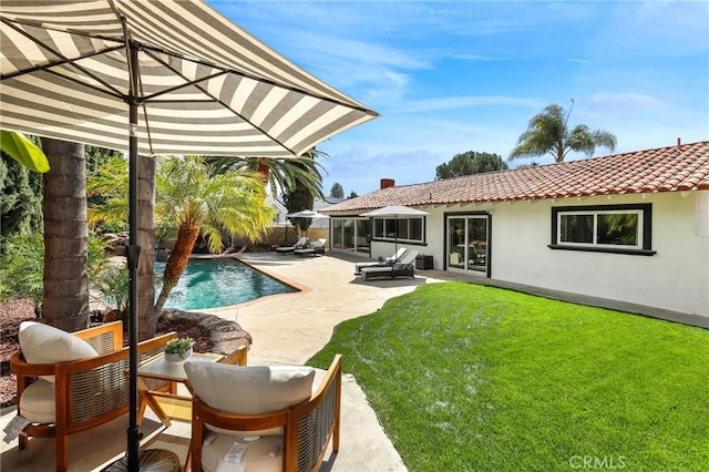 26351 Tarrasa Ln, Mission Viejo, CA 92691 - swimming pool with a patio area