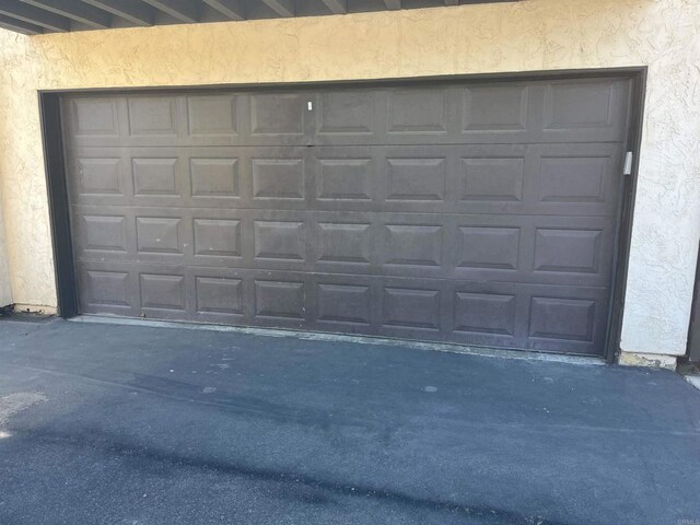 10158 Carefree Dr, Santee, CA 92071 - view of garage