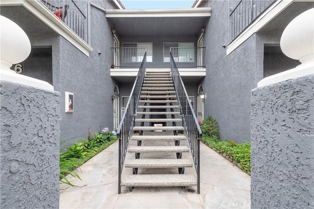 776 E San Bernardino Rd Unit 3, Covina, CA 91723 - surrounding community with stairway