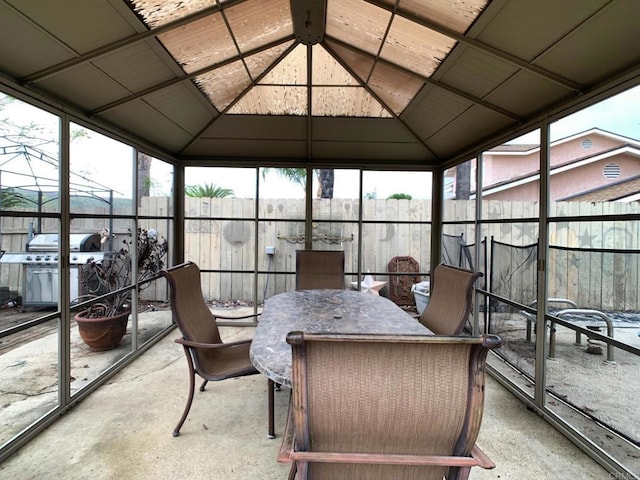 9884 Settle Rd, Santee, CA 92071 - sunroom featuring vaulted ceiling