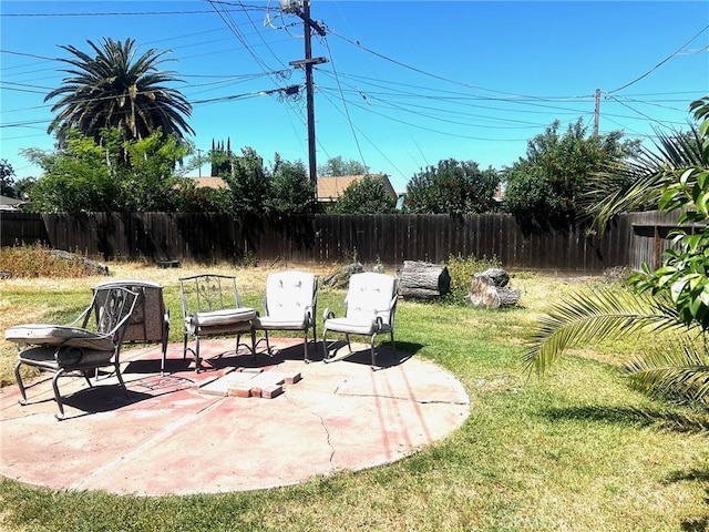 view of yard with a patio