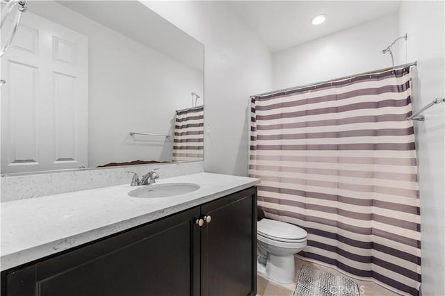 37732 Phelan Ln, Palmdale, CA 93552 - full bathroom with toilet, vanity, curtained shower, and recessed lighting