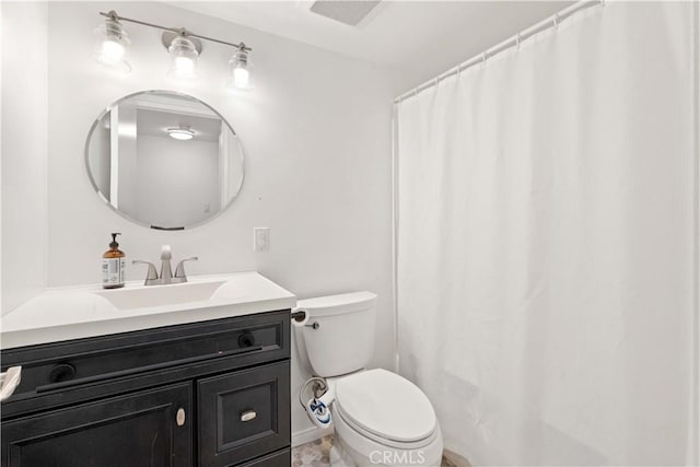 9735 Reseda Blvd Unit 56, Northridge, CA 91324 - bathroom with vanity, toilet, and a shower with shower curtain