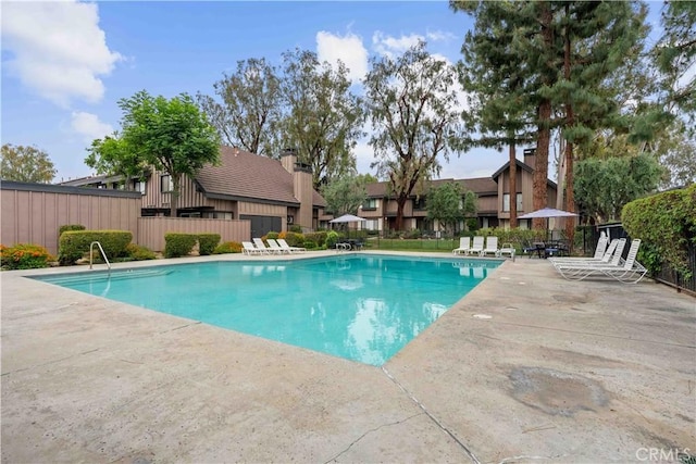9735 Reseda Blvd Unit 56, Northridge, CA 91324 - community pool featuring fence and a patio