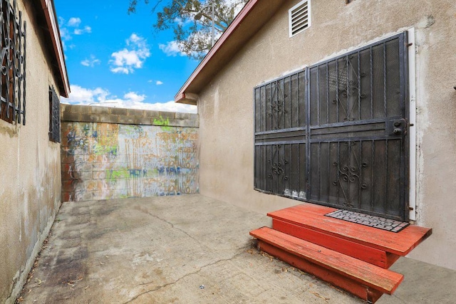 1703 W 25th St, Los Angeles, CA 90018 - view of patio