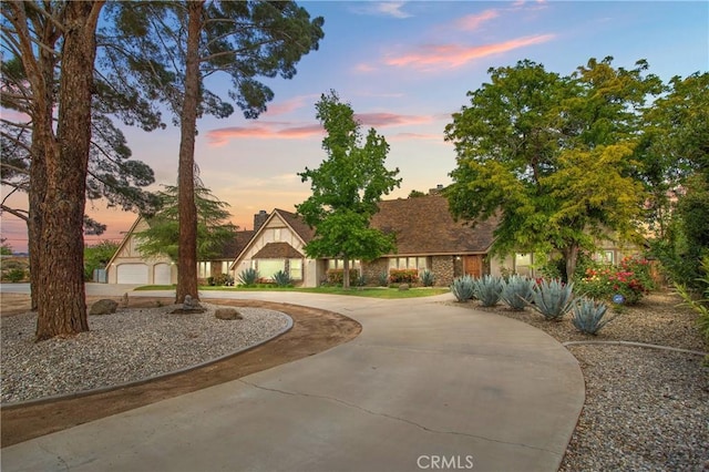 15151 Riverside Ln, Apple Valley, CA 92307 - view of front facade with curved driveway