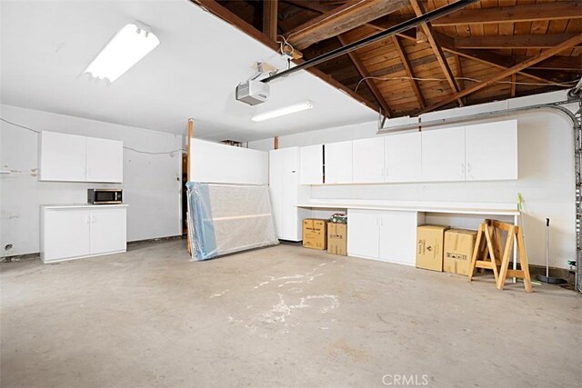 4340 Highland Ave, Oxnard, CA 93033 - garage with a garage door opener
