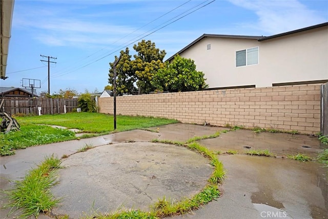 4340 Highland Ave, Oxnard, CA 93033 - view of yard with a patio
