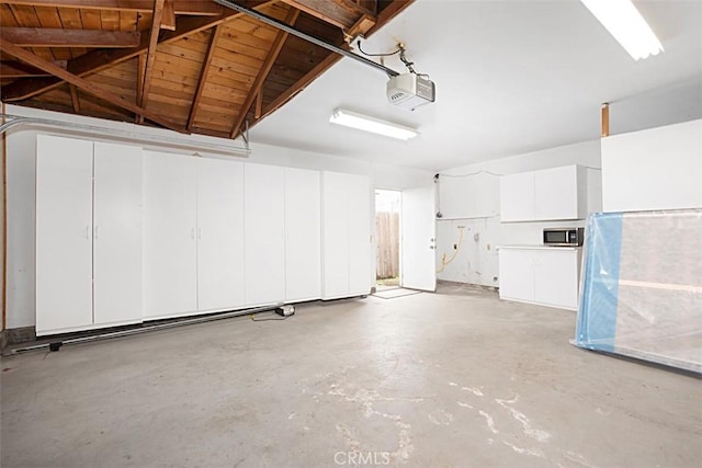 4340 Highland Ave, Oxnard, CA 93033 - garage with a garage door opener