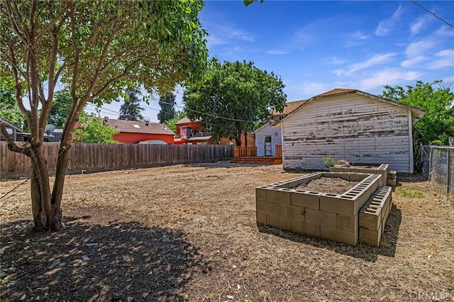 440 S Plumas St, Willows, CA 95988 - fenced backyard with a vegetable garden