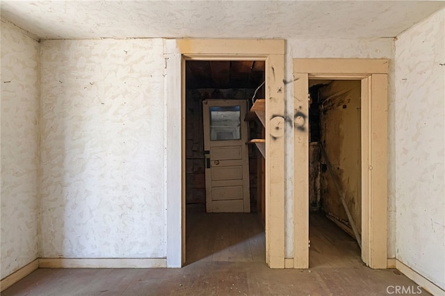 440 S Plumas St, Willows, CA 95988 - hallway with baseboards