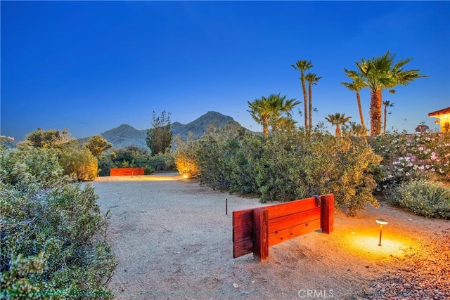 31024 Rabbit Springs Rd, Lucerne Valley, CA 92356 - view of yard with a mountain view