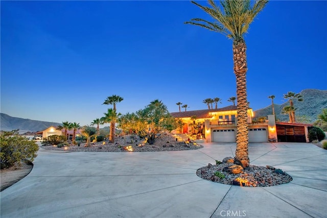 31024 Rabbit Springs Rd, Lucerne Valley, CA 92356 - view of front of house with a garage and driveway