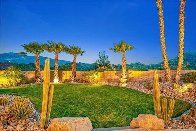 31024 Rabbit Springs Rd, Lucerne Valley, CA 92356 - view of yard with a mountain view