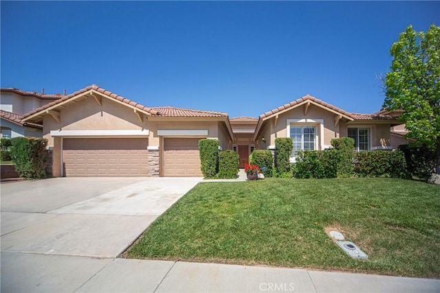 43922 Carentan Dr, Temecula, CA 92592 - view of front facade featuring stucco siding, a garage, a front lawn, and concrete driveway