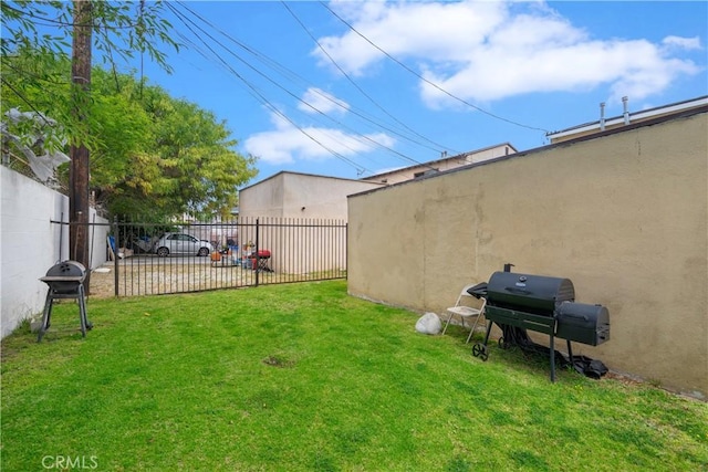 9027 Ramsgate Ave, Los Angeles, CA 90045 - view of yard