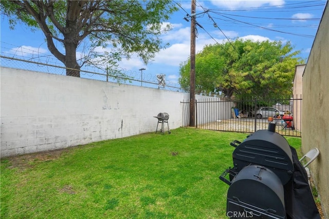 9027 Ramsgate Ave, Los Angeles, CA 90045 - view of yard