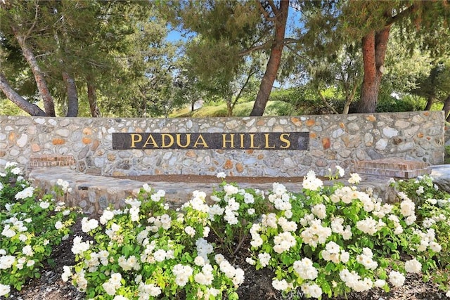4448 St Cloud, Claremont, CA 91711 - view of community sign