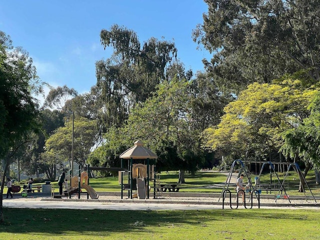 3252 Via Marin Unit 9, La Jolla, CA 92037 - surrounding community featuring a lawn and view of scattered trees