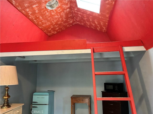 171 Brook St, San Luis Obispo, CA 93401 - detailed view of black microwave