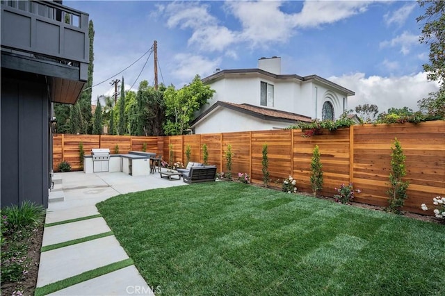 view of yard with a patio