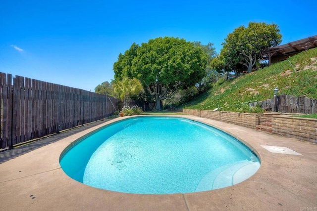 3149 Old Post Rd, Fallbrook, CA 92028 - view of swimming pool featuring a fenced backyard