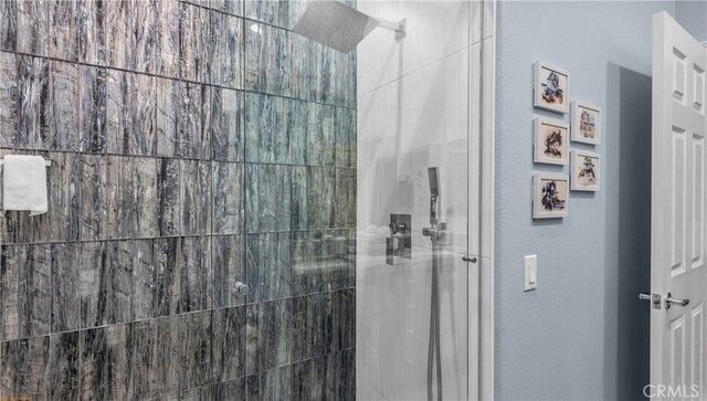 74078 W Petunia Pl, Palm Desert, CA 92211 - full bathroom featuring a tile shower