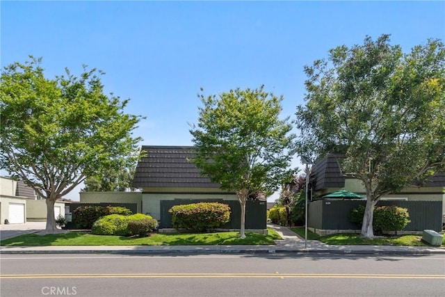 1622 Iowa St Unit A, Costa Mesa, CA 92626 - community / neighborhood sign with fence