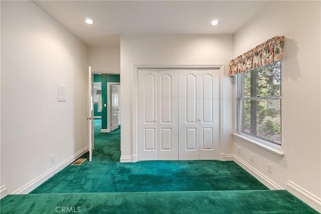 109 S Fairway Dr, Lake Arrowhead, CA 92352 - unfurnished bedroom featuring carpet, baseboards, a closet, and recessed lighting
