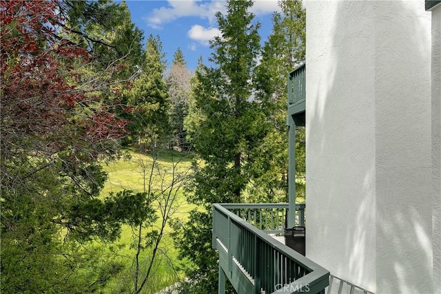109 S Fairway Dr, Lake Arrowhead, CA 92352 - balcony featuring view of scattered trees