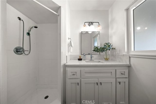 196 Coral View St, Monterey Park, CA 91755 - full bath featuring a tile shower and vanity