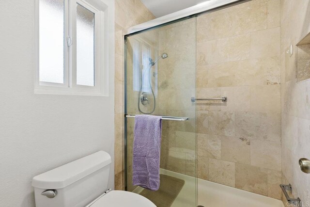 9501 High Park Ln, San Diego, CA 92129 - bathroom with toilet and a tile shower