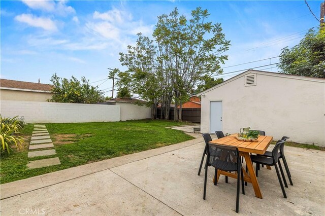 view of patio / terrace featuring outdoor dining space