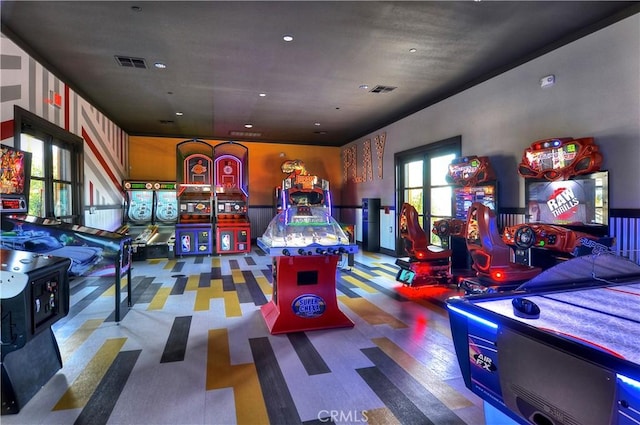 204 Alienta Ln, Rancho Mission Viejo, CA 92694 - recreation room featuring recessed lighting