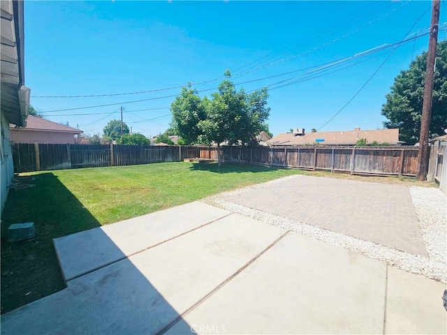 view of yard with a patio