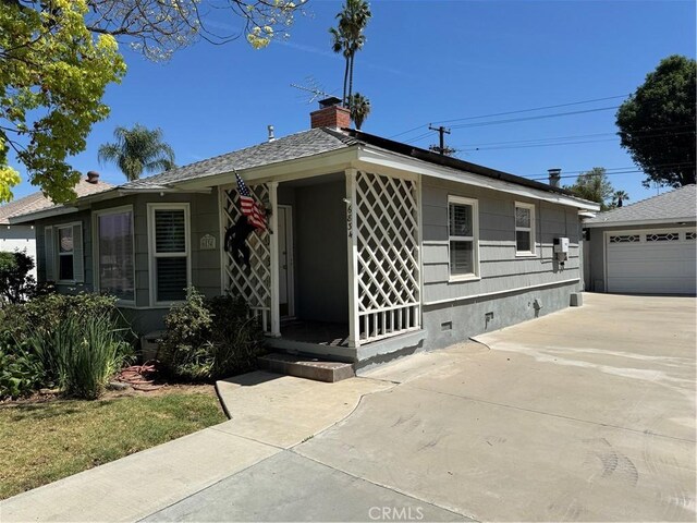 6834 Capistrano Way, Riverside, CA 92504 - view of front facade featuring crawl space and a chimney