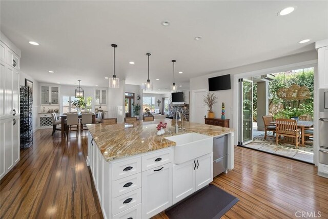 863 Greystone Pl, San Luis Obispo, CA 93401 - kitchen featuring a sink, stainless steel dishwasher, plenty of natural light, and recessed lighting