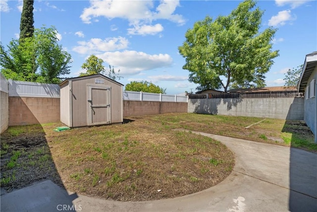10117 Sharp Ave, Arleta, CA 91331 - view of yard with a storage unit and an outdoor structure