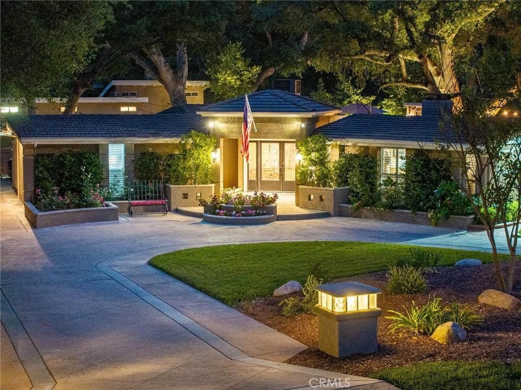 24208 Heritage Ln, Newhall, CA 91321 - view of surrounding community