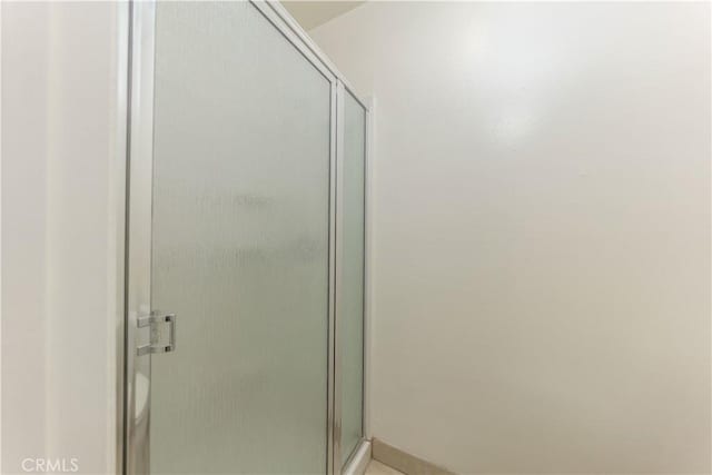 2726 W Orion Ave, Santa Ana, CA 92704 - full bathroom featuring a shower stall