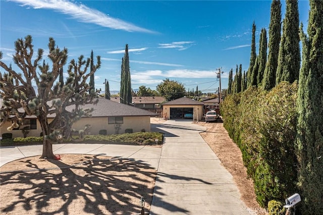 20407 Eyota Ln, Apple Valley, CA 92308 - view of concrete driveway