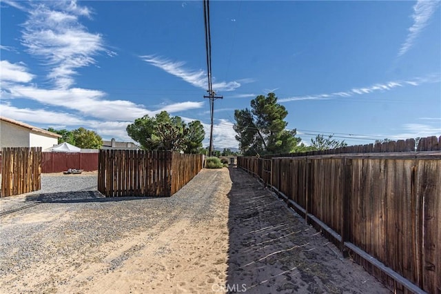 20407 Eyota Ln, Apple Valley, CA 92308 - view of street