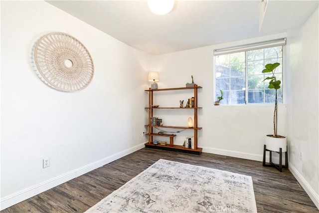 7900 San Clemente Ave, Atascadero, CA 93422 - unfurnished room featuring wood finished floors and baseboards